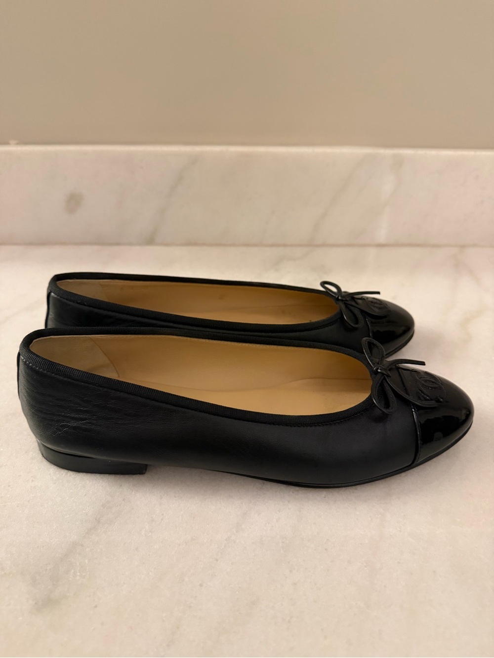 CHANEL Black Leather Ballet Flats with Patent Cap Toe and Bow - Picture 6 of 11